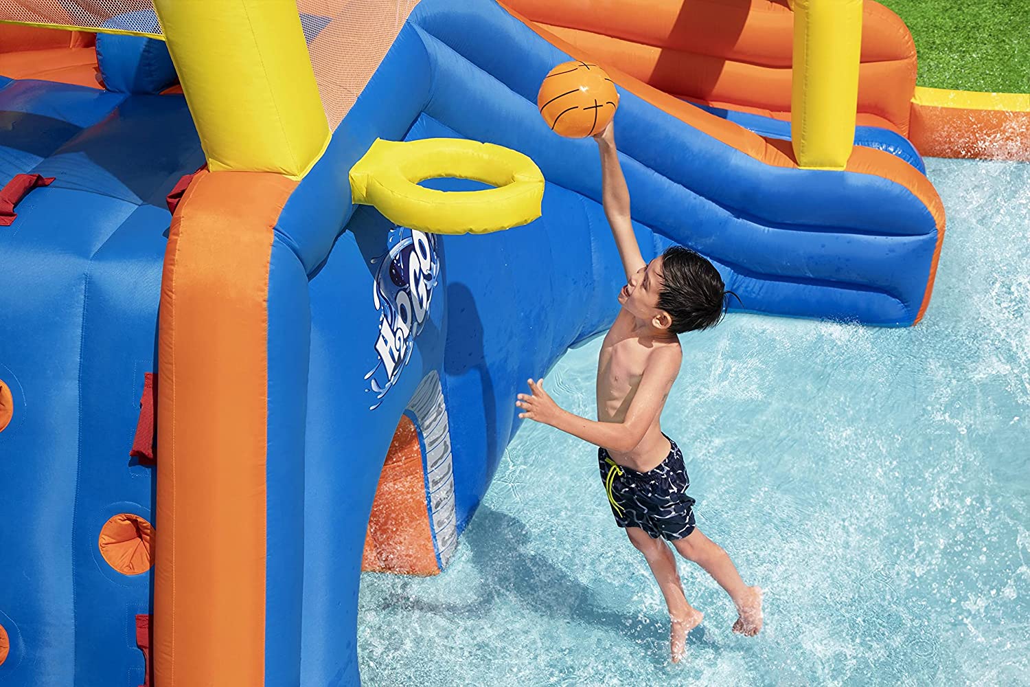53377 H2OGO!® 18'1" x 16'6" x 8'8"/5.51m x 5.02m x 2.65m Super Speedway Mega Water Park - Image 4