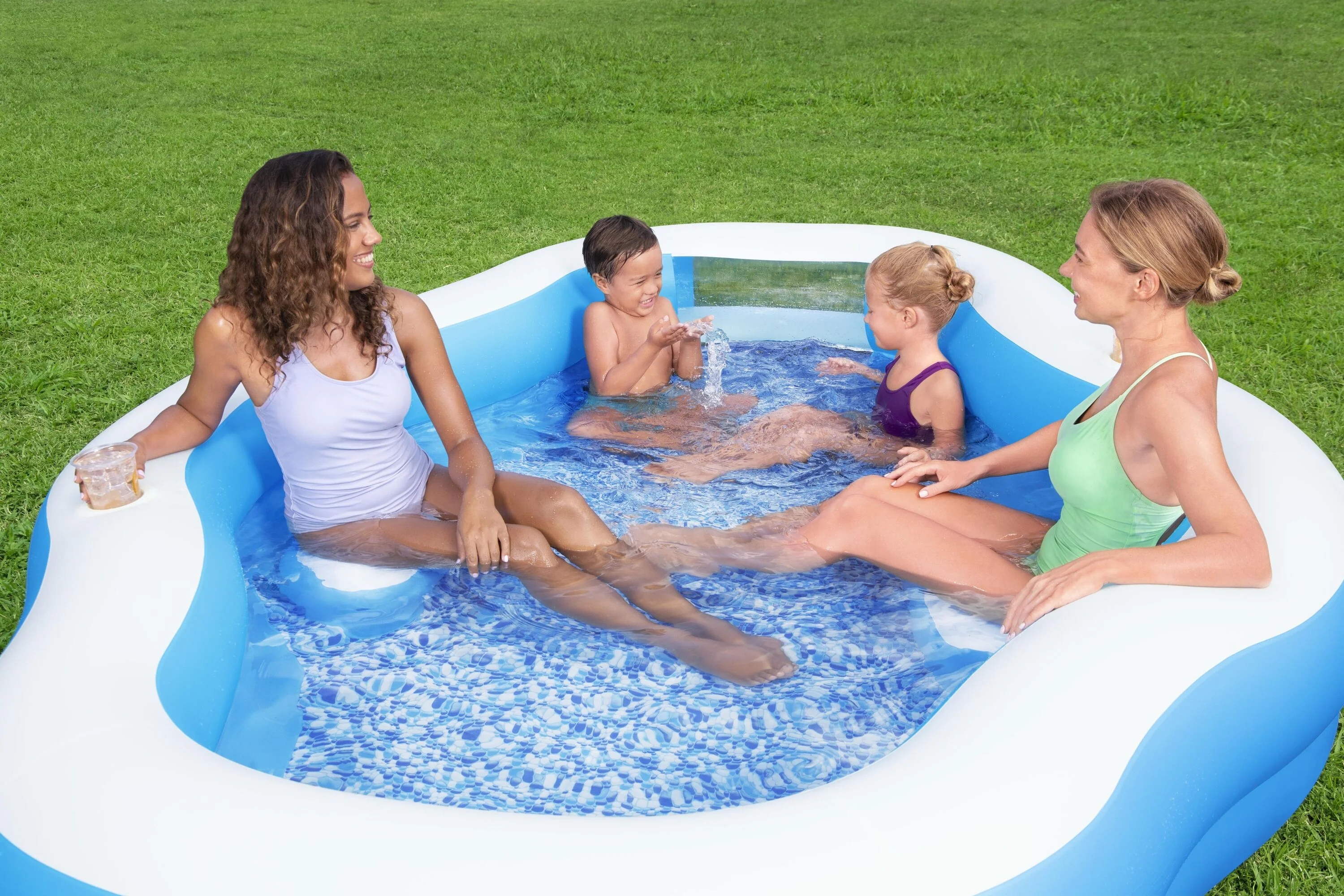 54409 Bestway® 8.10 Ft x 6.6 Ft x 20" Splashview Family Pool - Image 3