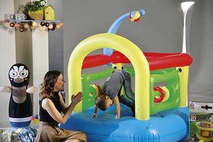 Bestway (52122) Inflatable Kiddie Play Centre 4.65ft x 4.65ft x 5.41ft - Image 3