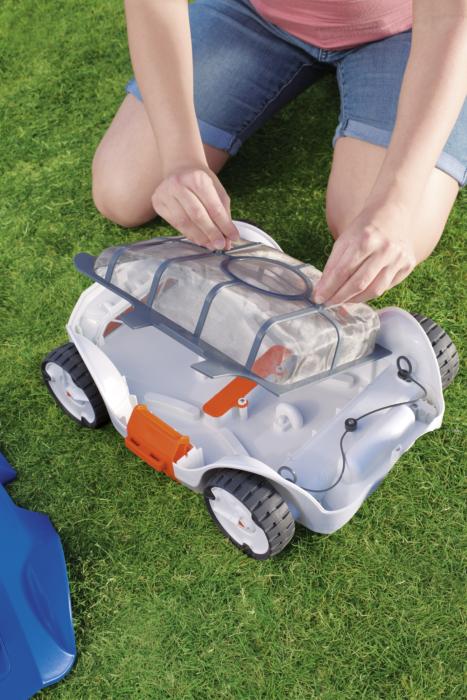 58482 Bestway Aquatronix Rechargable Robotic pool Cleaner - Image 3