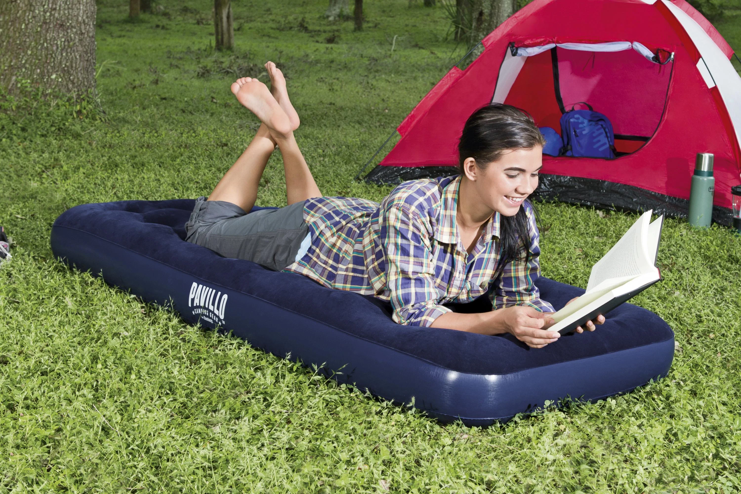 Bestway (67000) Inflatable Camping Bed with Manual Air Pump 73" x 30" x 8.75"/1.85m x 76cm x 22cm