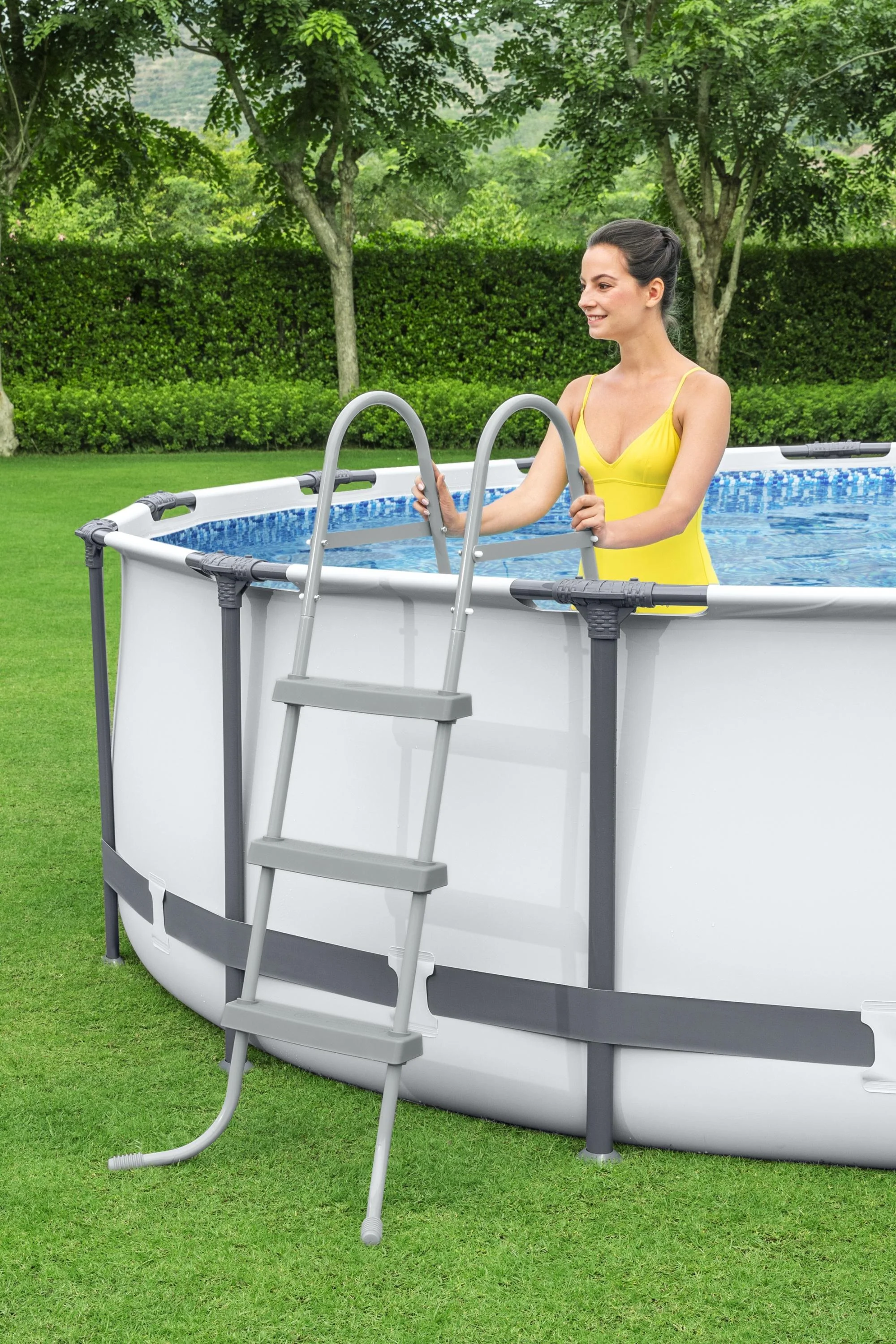 Bestway (56418) Round Above Ground Portable Swimming Pool 12 ft x 3.3 ft /3.66m x 1.07m - Image 3