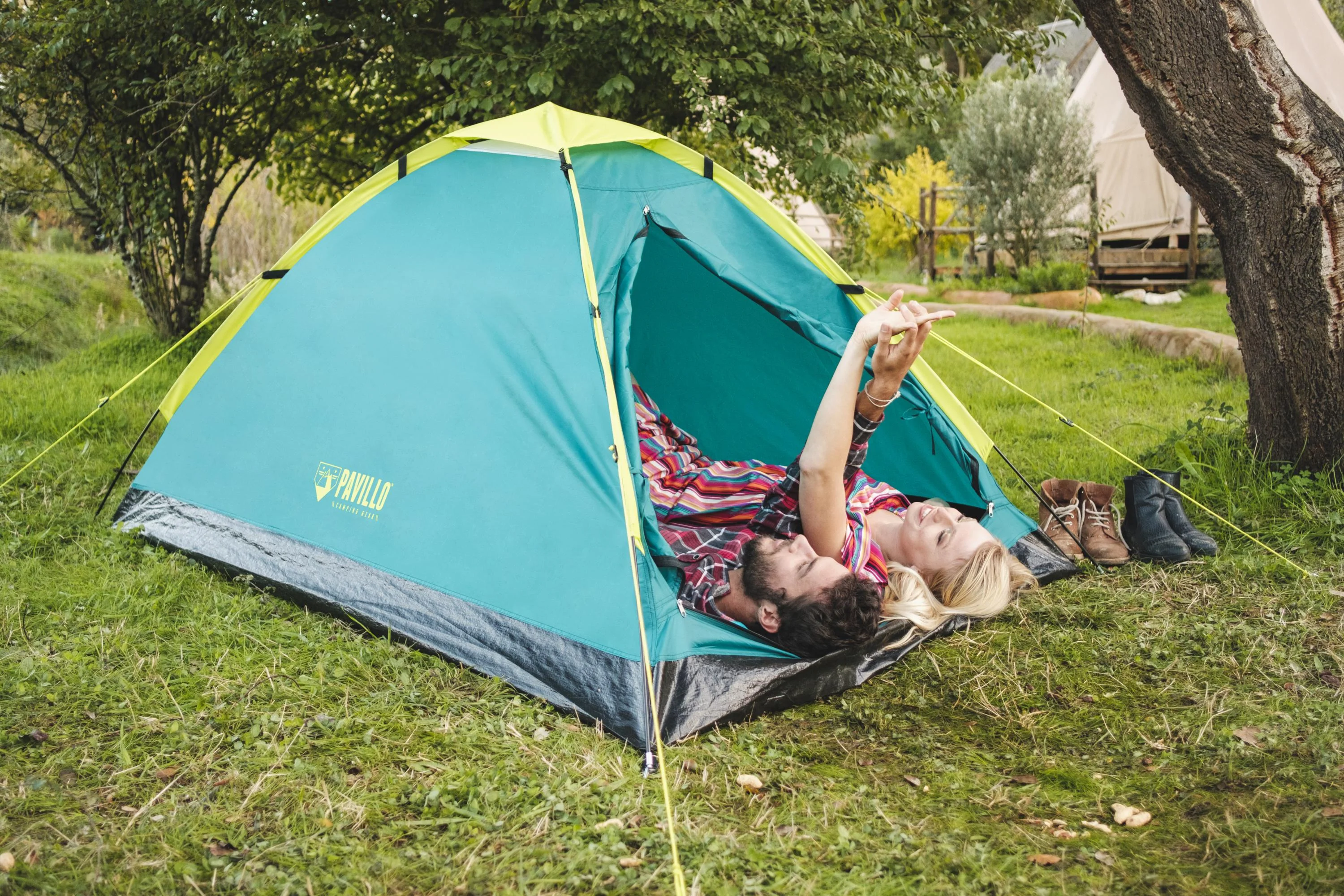 Bestway Camping Tent in Mumbai 57" x 6'9" x 39" - Image 3