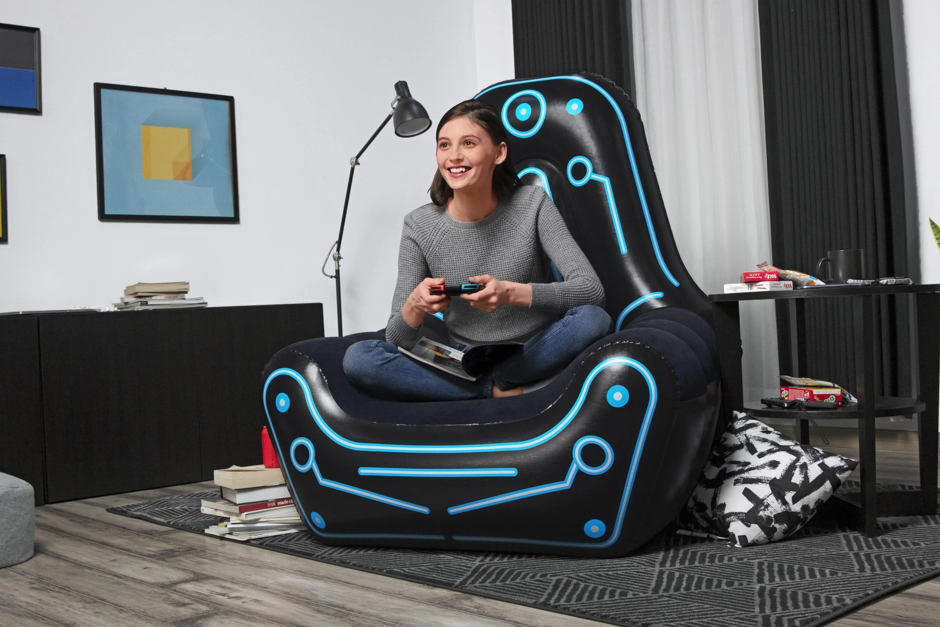 Bestway (75077) Portable Mainframe Air Chair 3.6ft x 3.2ft x 4.1ft /1.12m x 99cm x 1.25m - Image 2