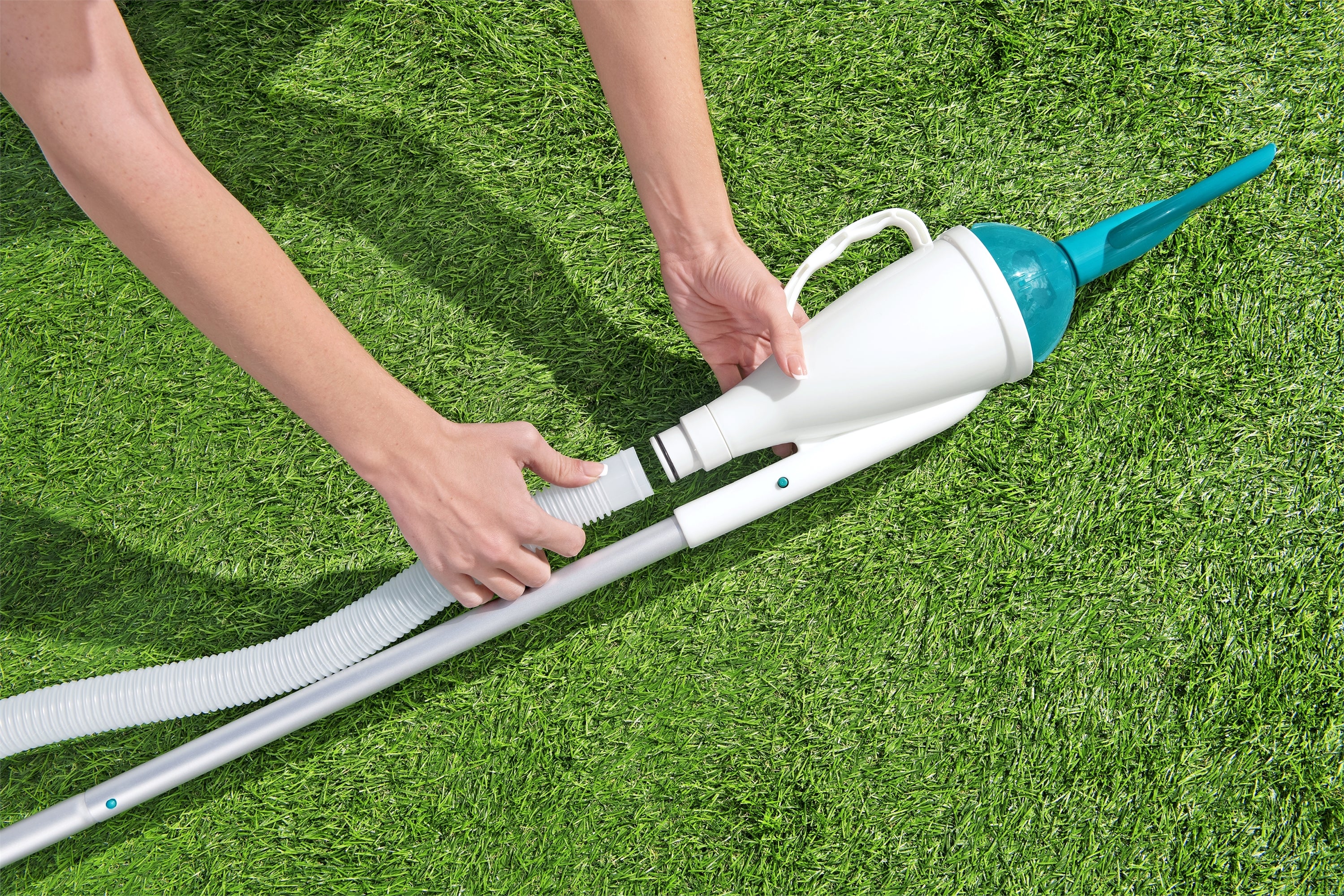 Bestway(58212) AquaPristine™ Above Ground Pool Vacuum - Image 3