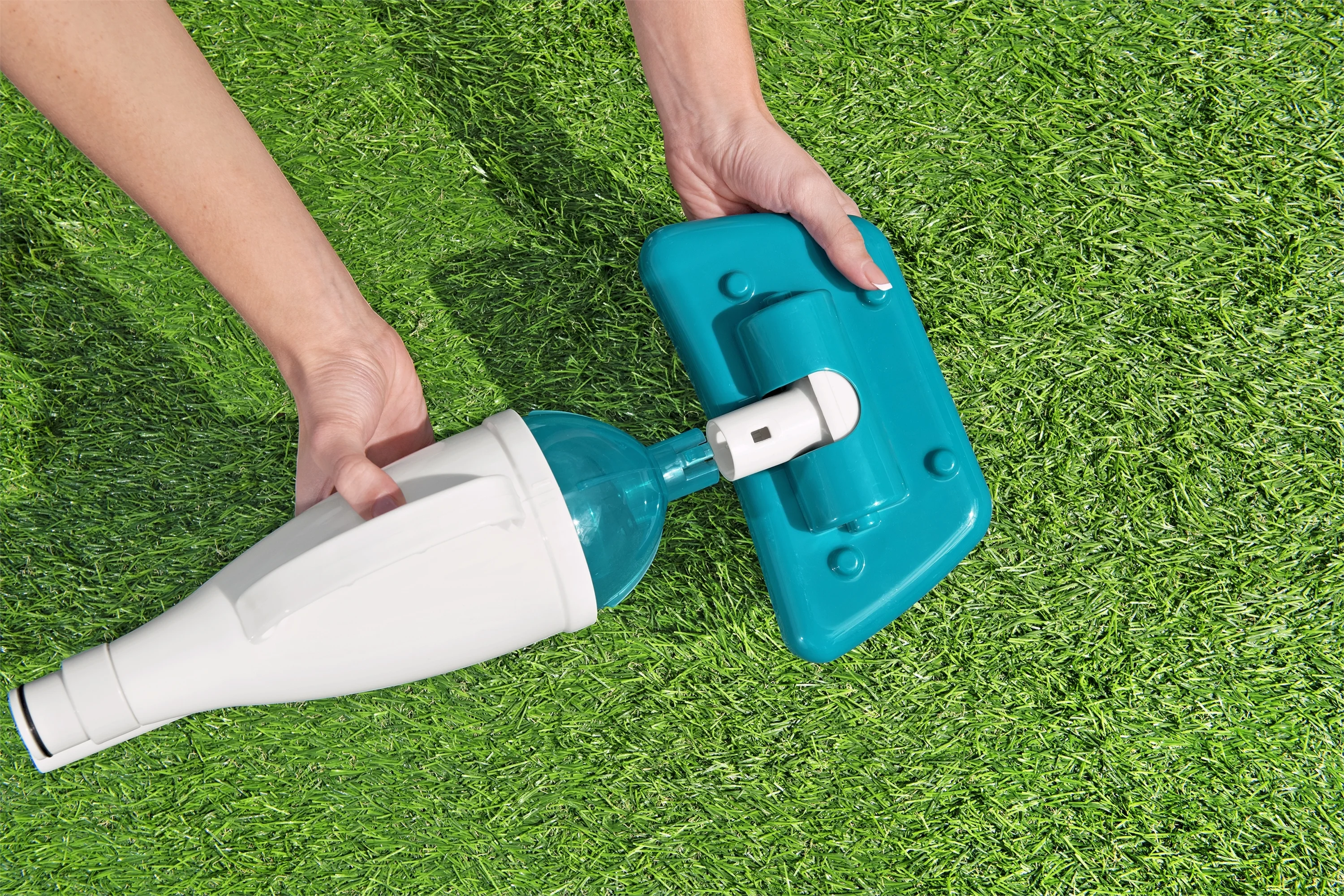 Bestway(58212) AquaPristine™ Above Ground Pool Vacuum - Image 4